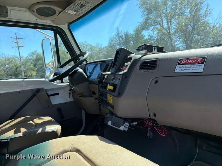image for item EP7915 2005 Sterling L7500 sewer jetter truck