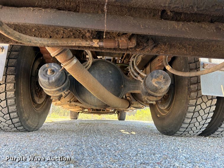 image for item EP7915 2005 Sterling L7500 sewer jetter truck