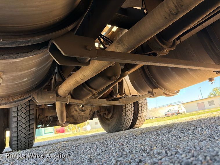 image for item EP7915 2005 Sterling L7500 sewer jetter truck