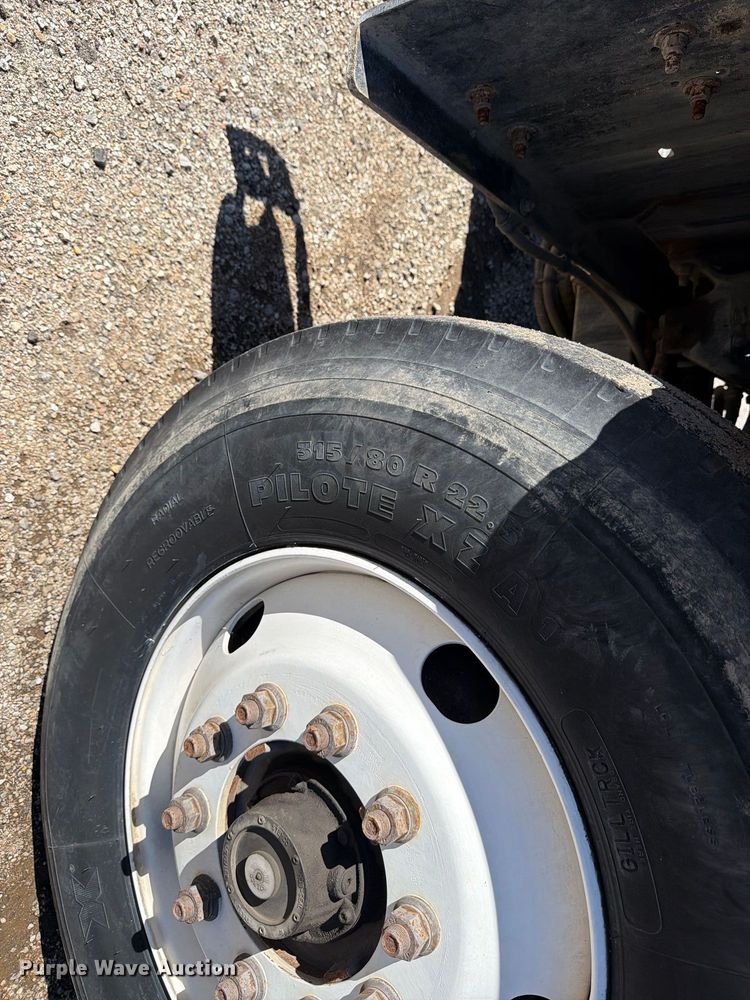 image for item EP7915 2005 Sterling L7500 sewer jetter truck