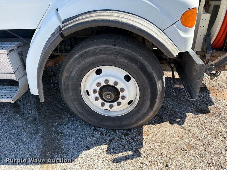 image for item EP7915 2005 Sterling L7500 sewer jetter truck