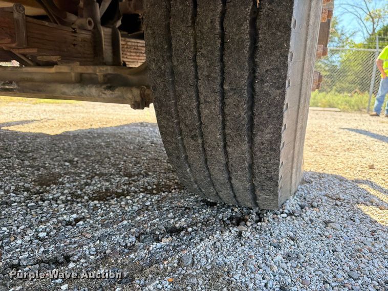image for item EP7915 2005 Sterling L7500 sewer jetter truck