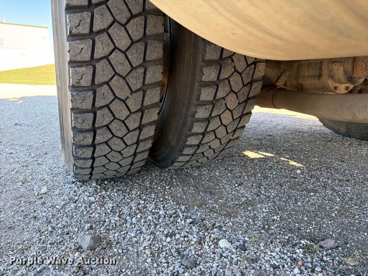image for item EP7915 2005 Sterling L7500 sewer jetter truck