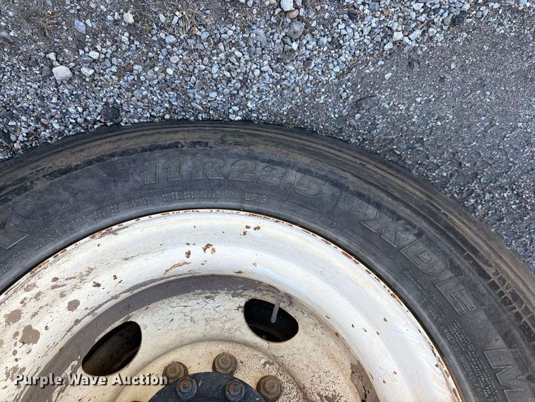 image for item EP7915 2005 Sterling L7500 sewer jetter truck