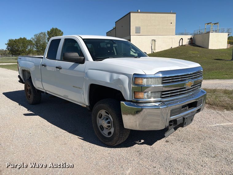 image for item EP7916 2015 Chevrolet Silverado 2500HD Ext. Cab pickup truck