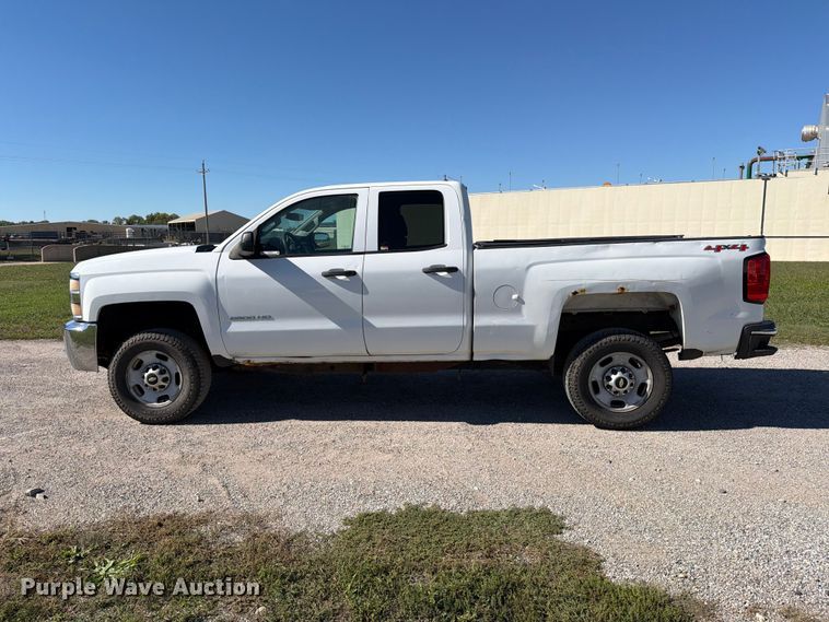image for item EP7916 2015 Chevrolet Silverado 2500HD Ext. Cab pickup truck
