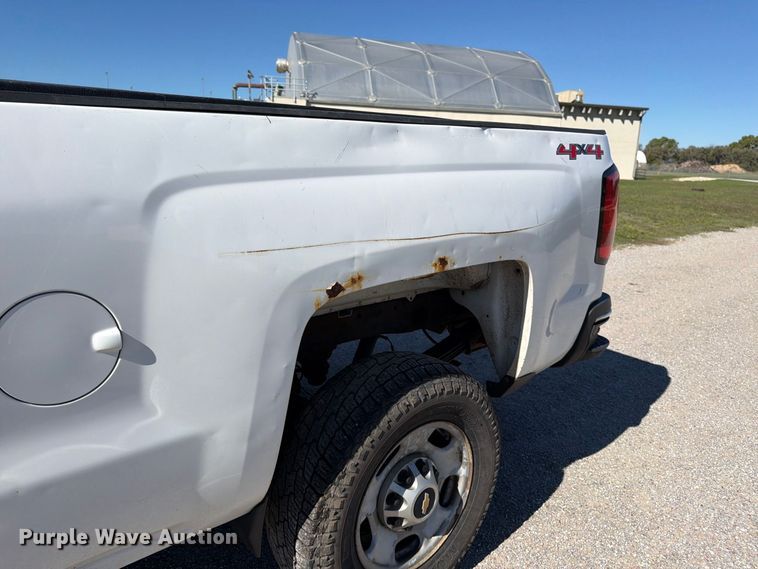 image for item EP7916 2015 Chevrolet Silverado 2500HD Ext. Cab pickup truck