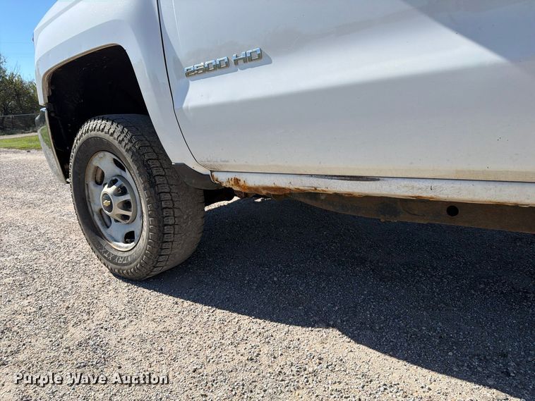 image for item EP7916 2015 Chevrolet Silverado 2500HD Ext. Cab pickup truck