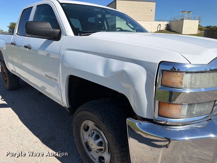 image for item EP7916 2015 Chevrolet Silverado 2500HD Ext. Cab pickup truck