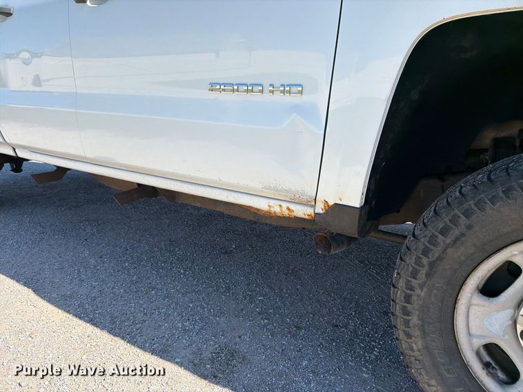 image for item EP7916 2015 Chevrolet Silverado 2500HD Ext. Cab pickup truck