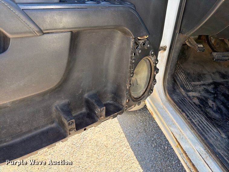 image for item EP7916 2015 Chevrolet Silverado 2500HD Ext. Cab pickup truck