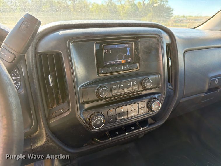 image for item EP7916 2015 Chevrolet Silverado 2500HD Ext. Cab pickup truck