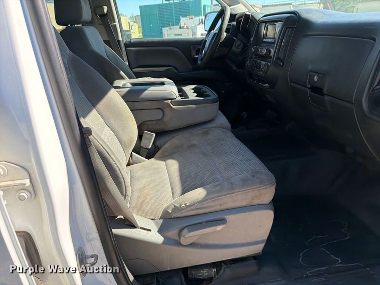 image for item EP7916 2015 Chevrolet Silverado 2500HD Ext. Cab pickup truck