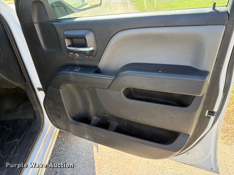 image for item EP7916 2015 Chevrolet Silverado 2500HD Ext. Cab pickup truck