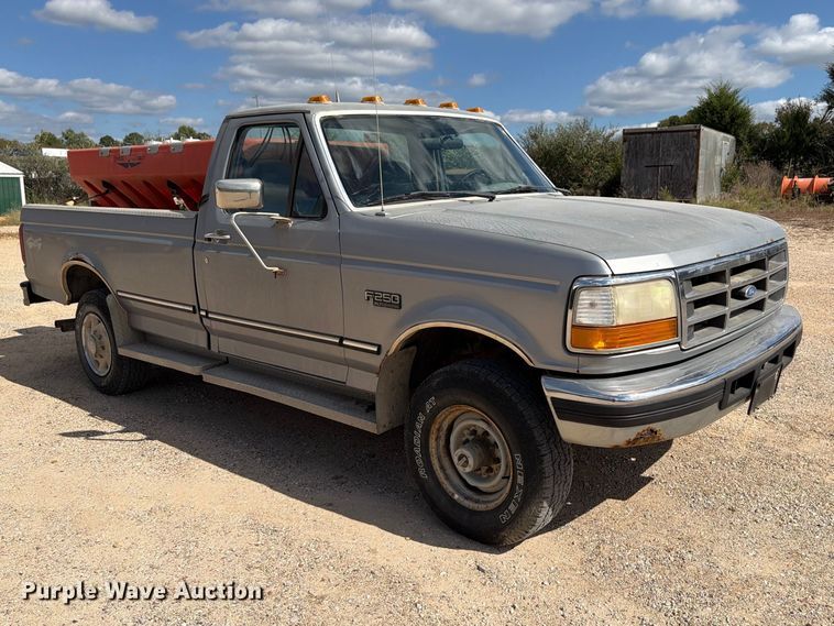 image for item ER3483 1996 Ford F250 XLT pickup truck