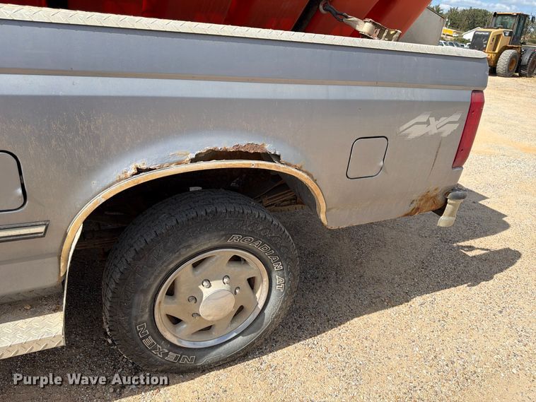 image for item ER3483 1996 Ford F250 XLT pickup truck