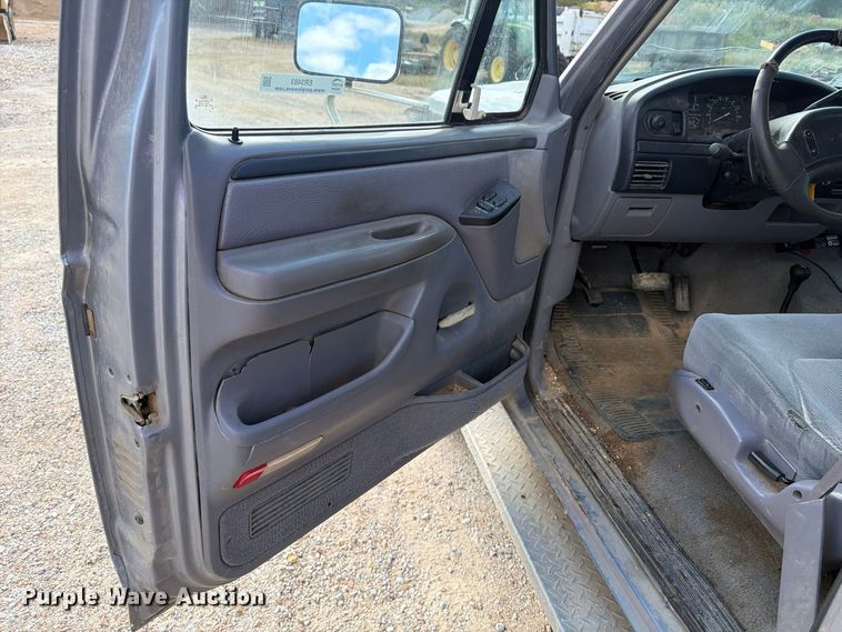 image for item ER3483 1996 Ford F250 XLT pickup truck