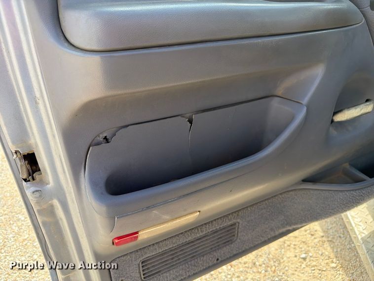 image for item ER3483 1996 Ford F250 XLT pickup truck