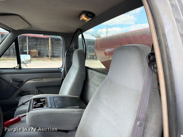 image for item ER3483 1996 Ford F250 XLT pickup truck