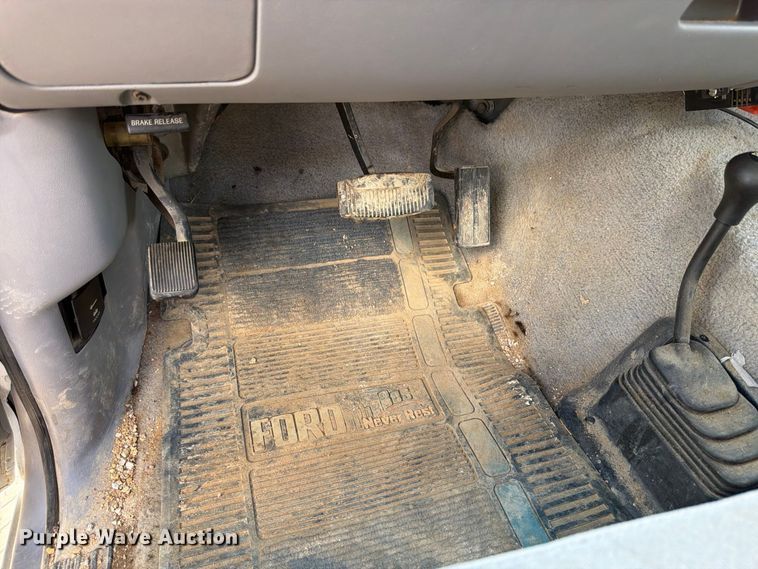 image for item ER3483 1996 Ford F250 XLT pickup truck