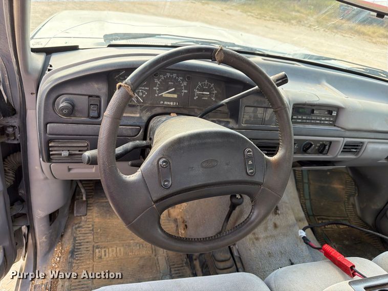 image for item ER3483 1996 Ford F250 XLT pickup truck