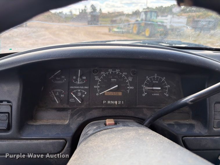 image for item ER3483 1996 Ford F250 XLT pickup truck