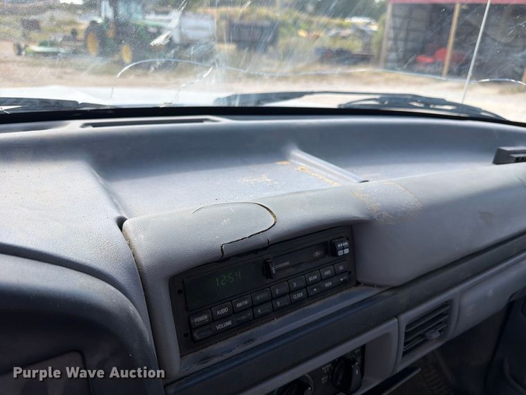 image for item ER3483 1996 Ford F250 XLT pickup truck
