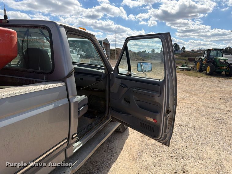 image for item ER3483 1996 Ford F250 XLT pickup truck