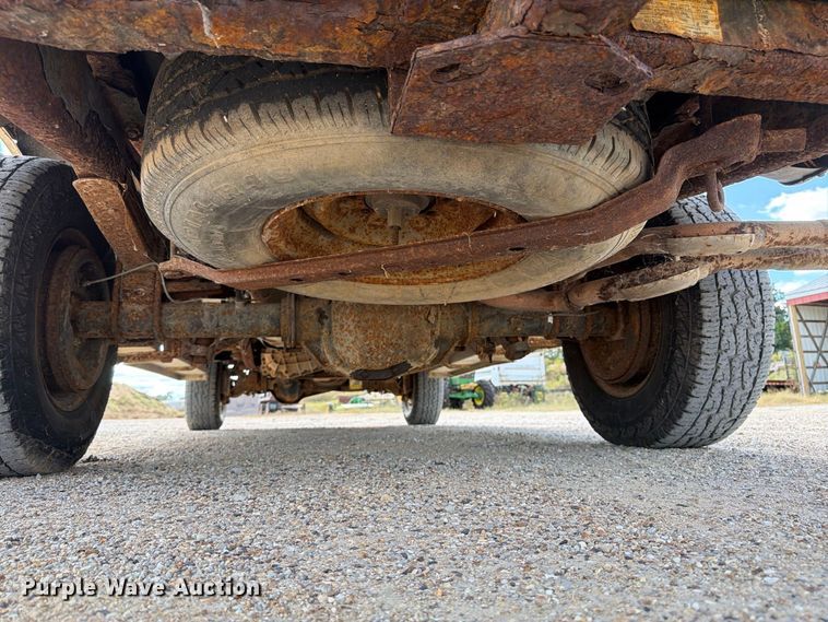 image for item ER3483 1996 Ford F250 XLT pickup truck