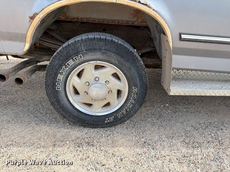 image for item ER3483 1996 Ford F250 XLT pickup truck