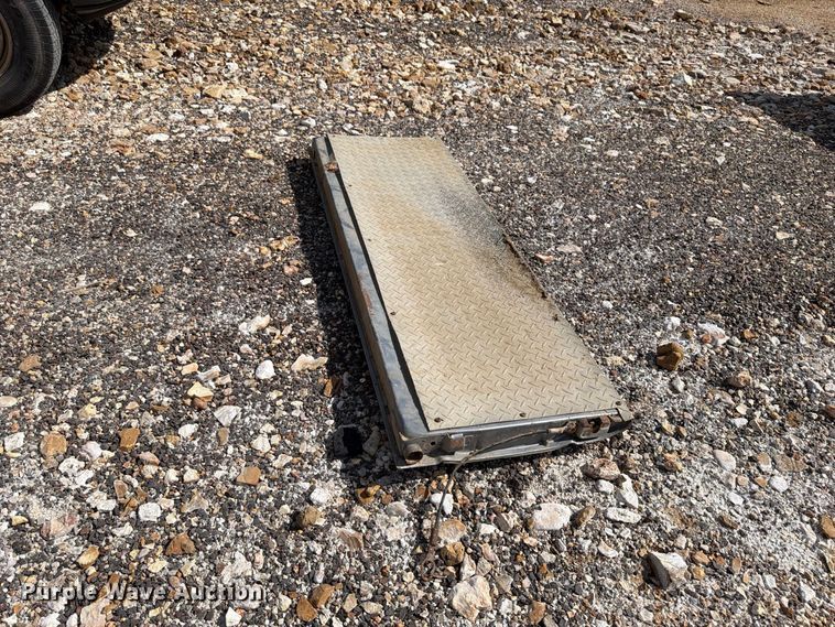 image for item ER3483 1996 Ford F250 XLT pickup truck