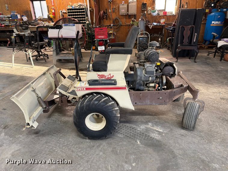 image for item ES1158 2002 Grass Hopper 720K ZTR lawn mower