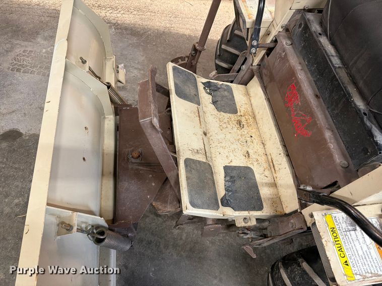 image for item ES1158 2002 Grass Hopper 720K ZTR lawn mower