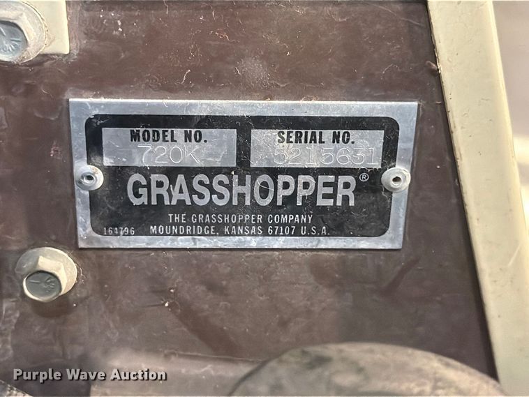 image for item ES1158 2002 Grass Hopper 720K ZTR lawn mower