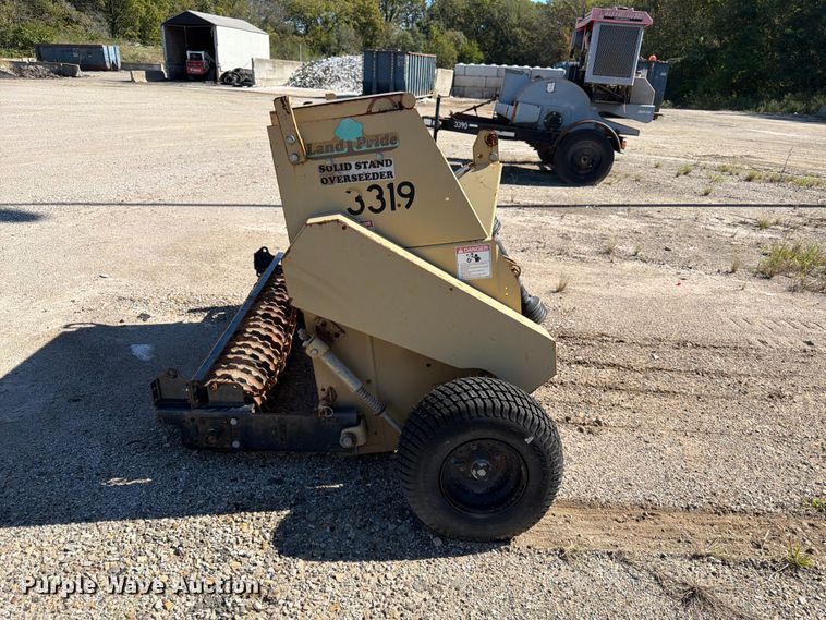 image for item ES1164 2002 Land Pride OS1548 seeder