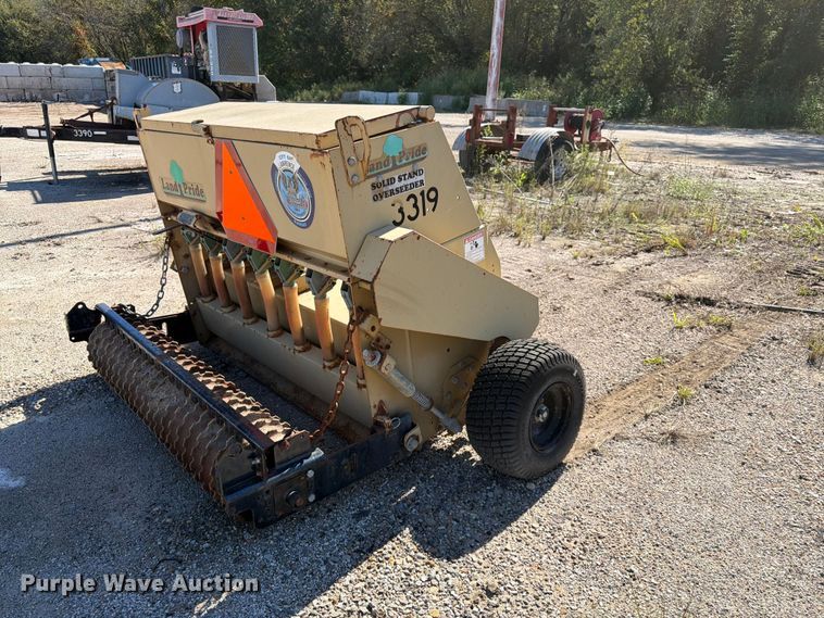 image for item ES1164 2002 Land Pride OS1548 seeder
