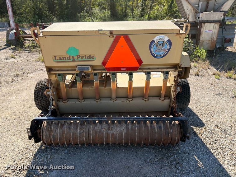 image for item ES1164 2002 Land Pride OS1548 seeder