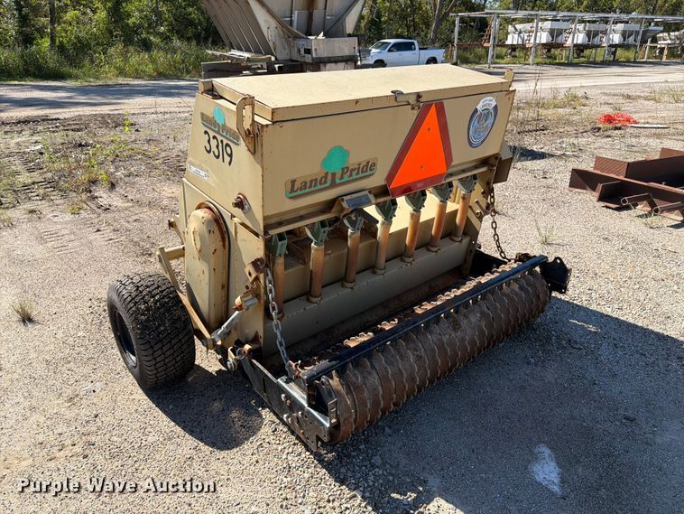 image for item ES1164 2002 Land Pride OS1548 seeder