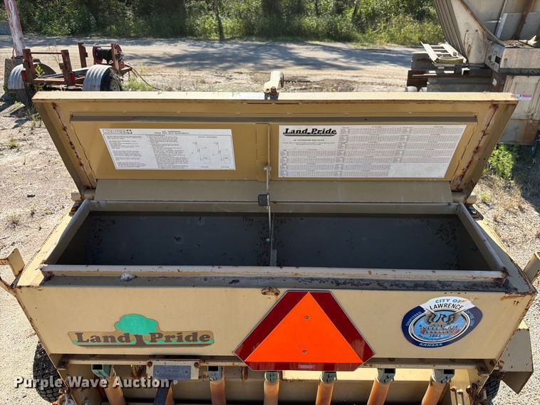 image for item ES1164 2002 Land Pride OS1548 seeder