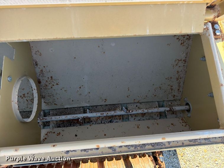 image for item ES1164 2002 Land Pride OS1548 seeder