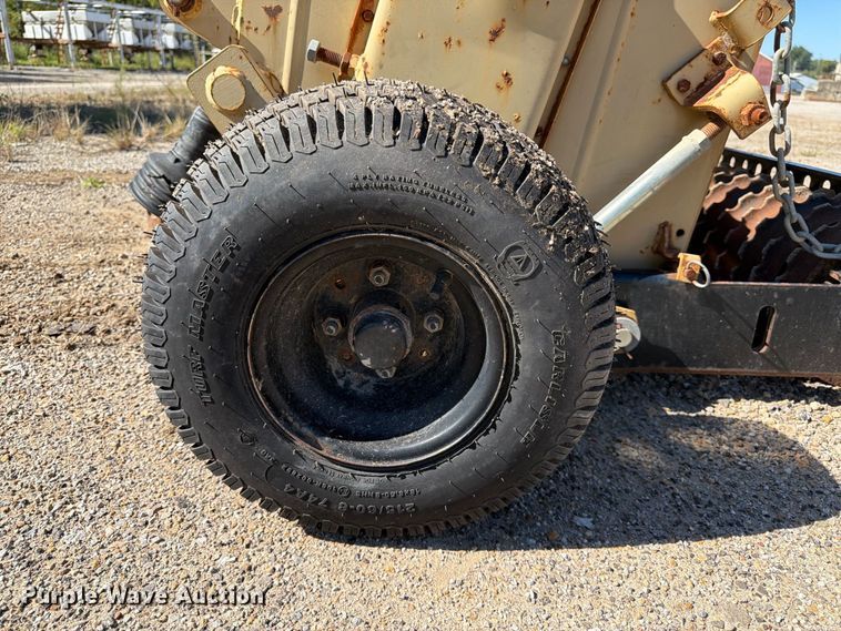 image for item ES1164 2002 Land Pride OS1548 seeder