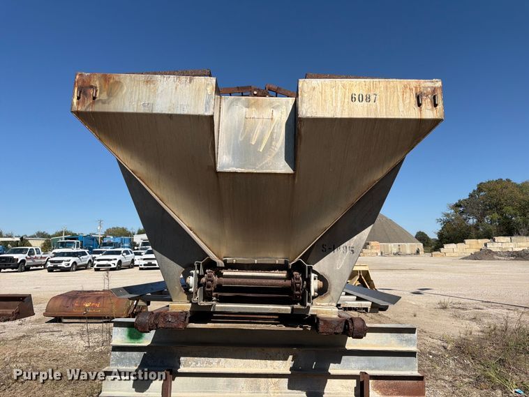 image for item ES1165 Monroe Snow and Ice 00058804 spreader