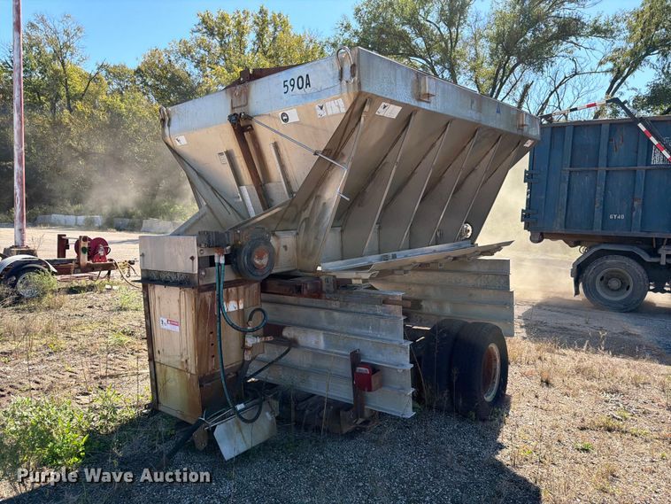 image for item ES1165 Monroe Snow and Ice 00058804 spreader