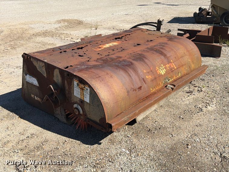image for item ES1166 2012 Bobcat 72 Sweeper skid steer sweeper