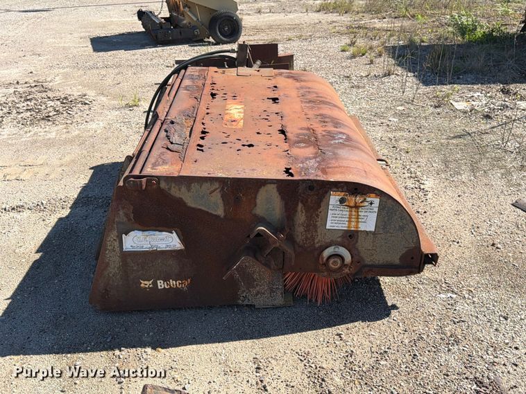 image for item ES1166 2012 Bobcat 72 Sweeper skid steer sweeper