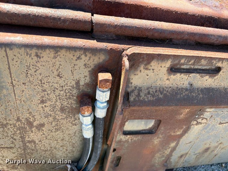 image for item ES1166 2012 Bobcat 72 Sweeper skid steer sweeper