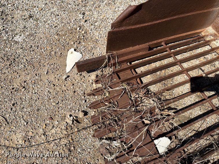 image for item ES1167 Skid steer rock bucket