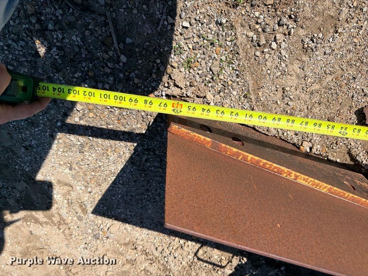 image for item ES1168 Skid steer blade
