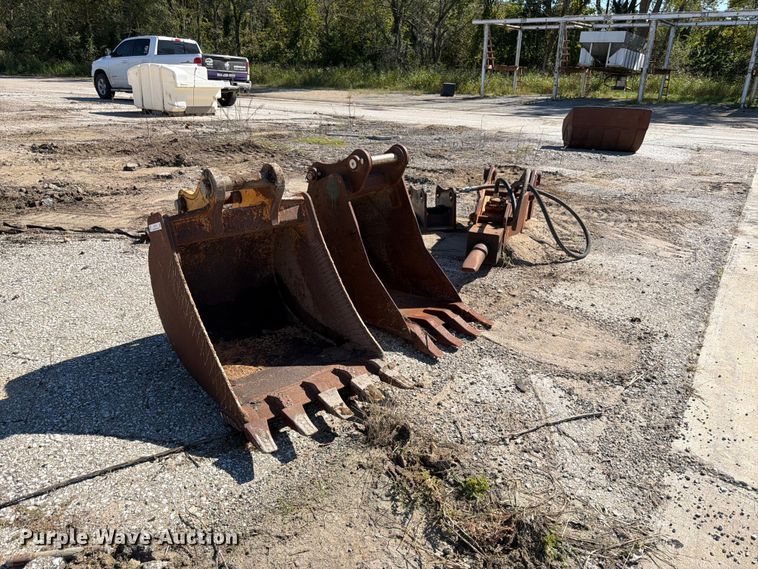 image for item ES1172 (4) excavator attachments