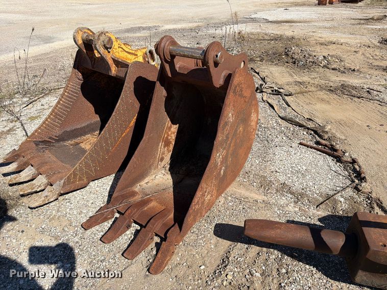 image for item ES1172 (4) excavator attachments